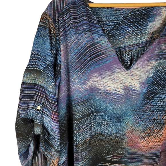 Abstract 4xl blouse - Picture 2 of 3